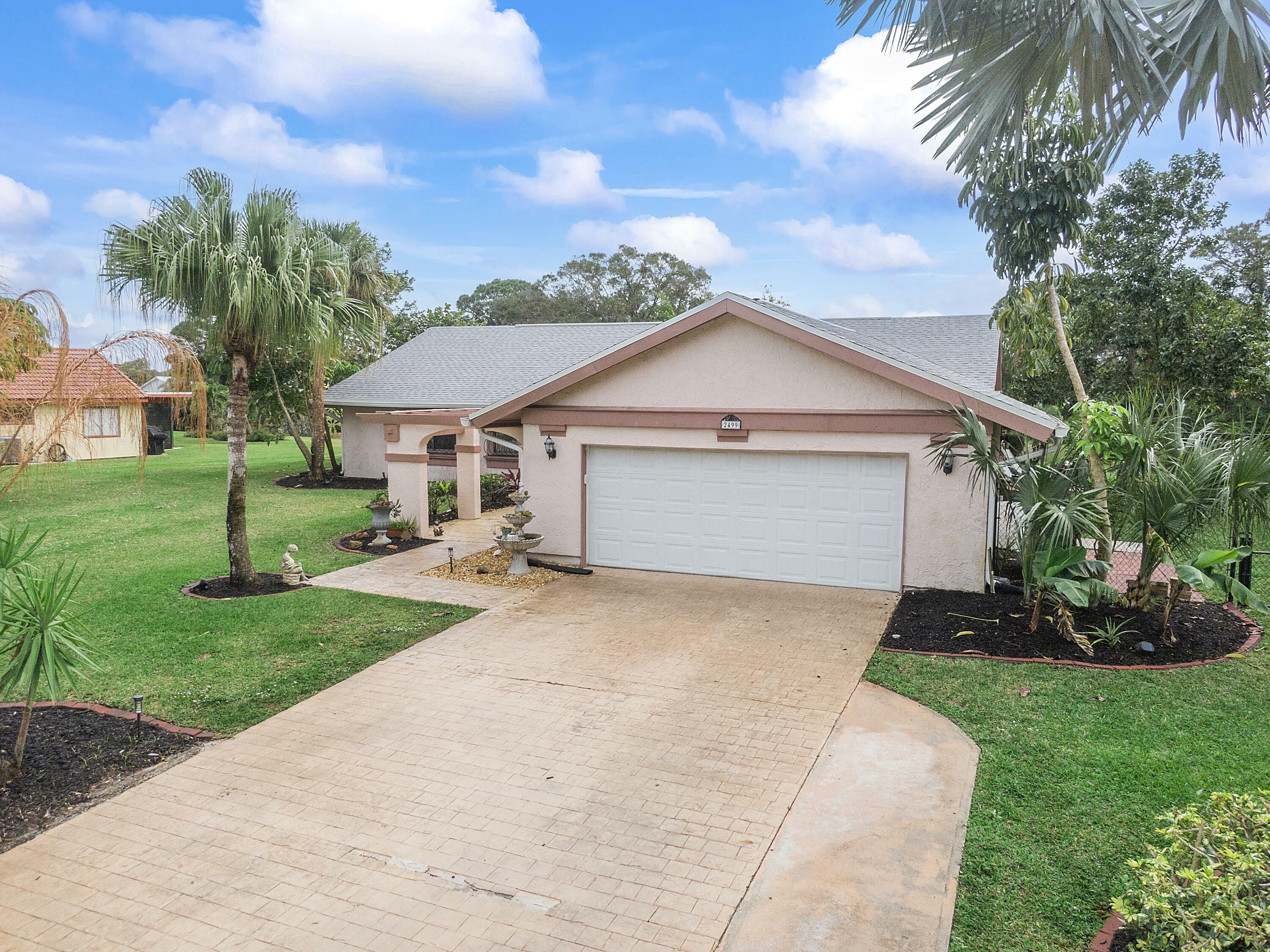 Property Photo:  2499 SE Morningside Boulevard  FL 34952 