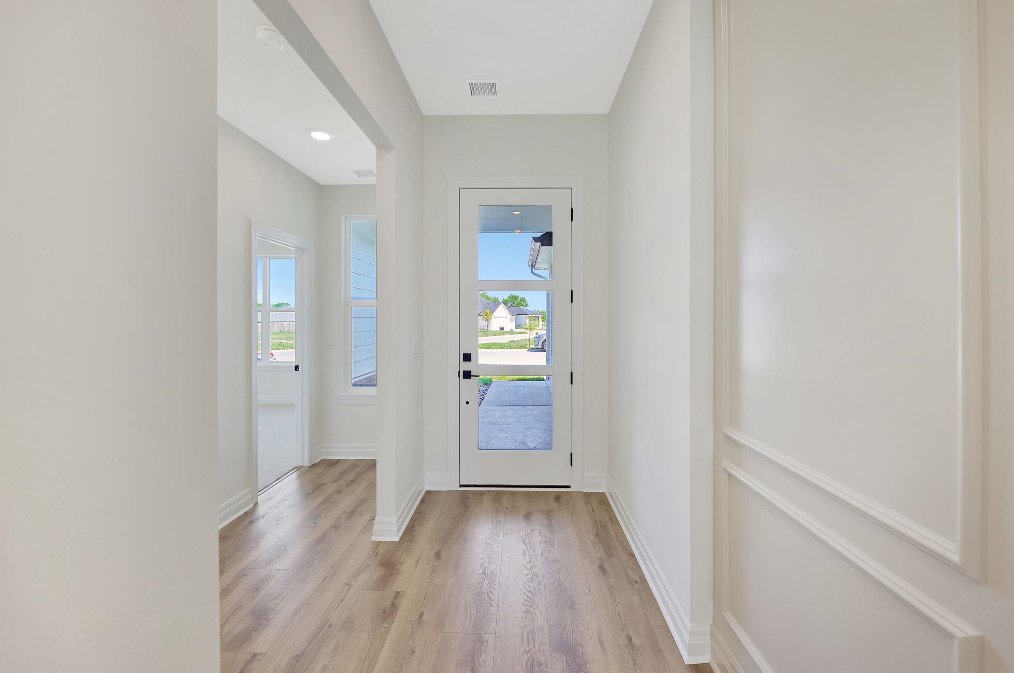 Property Photo: 826 N Speyside Cir KS 67002