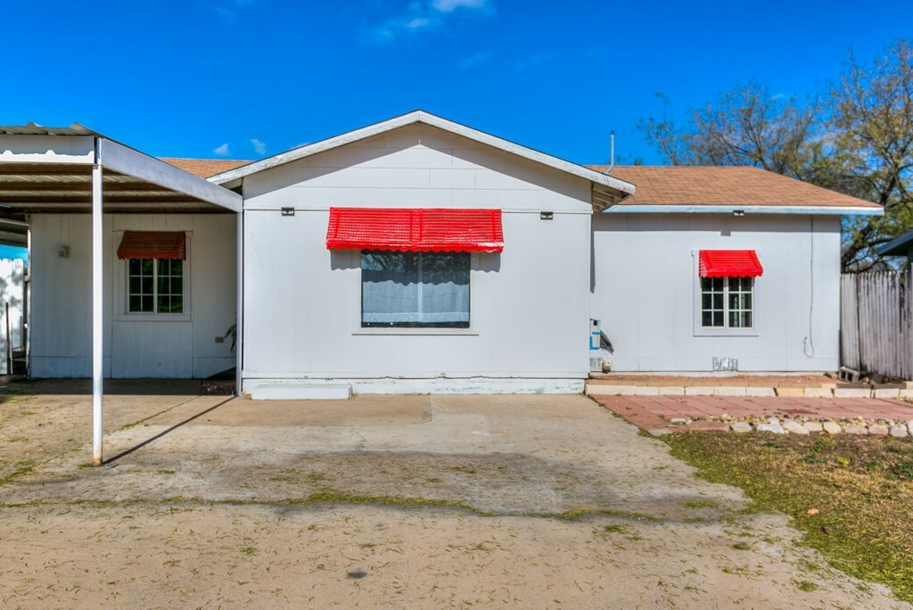 Property Photo:  2306 Jomar St  TX 76901 