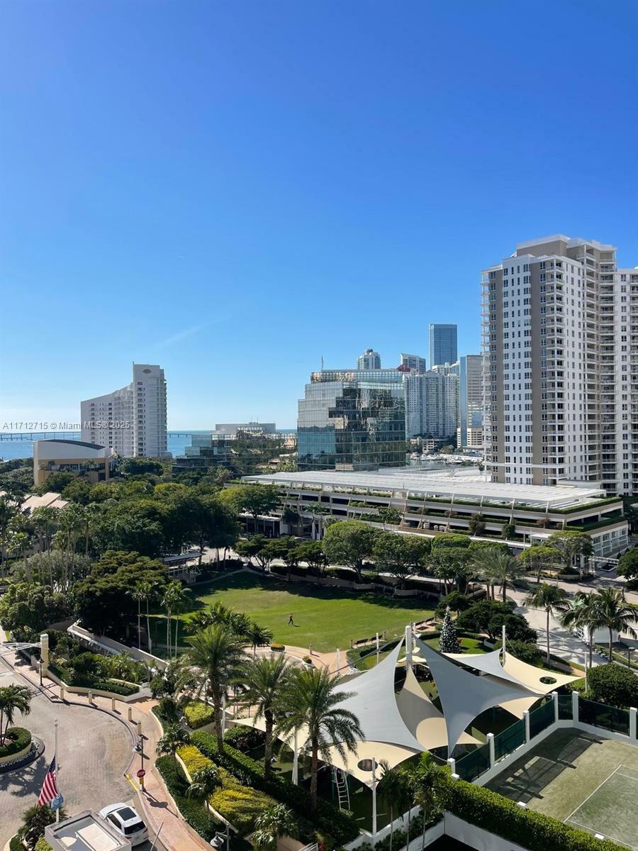 Property Photo:  888 Brickell Key Dr 1101  FL 33131 