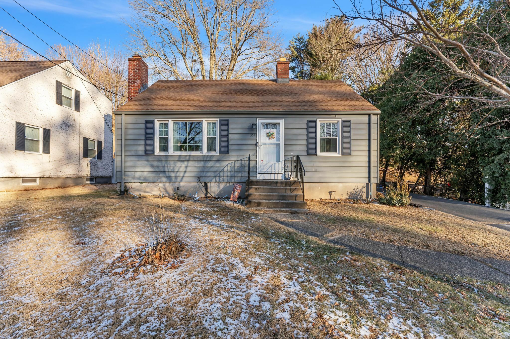 Property Photo: 354 Glen Street CT 06051