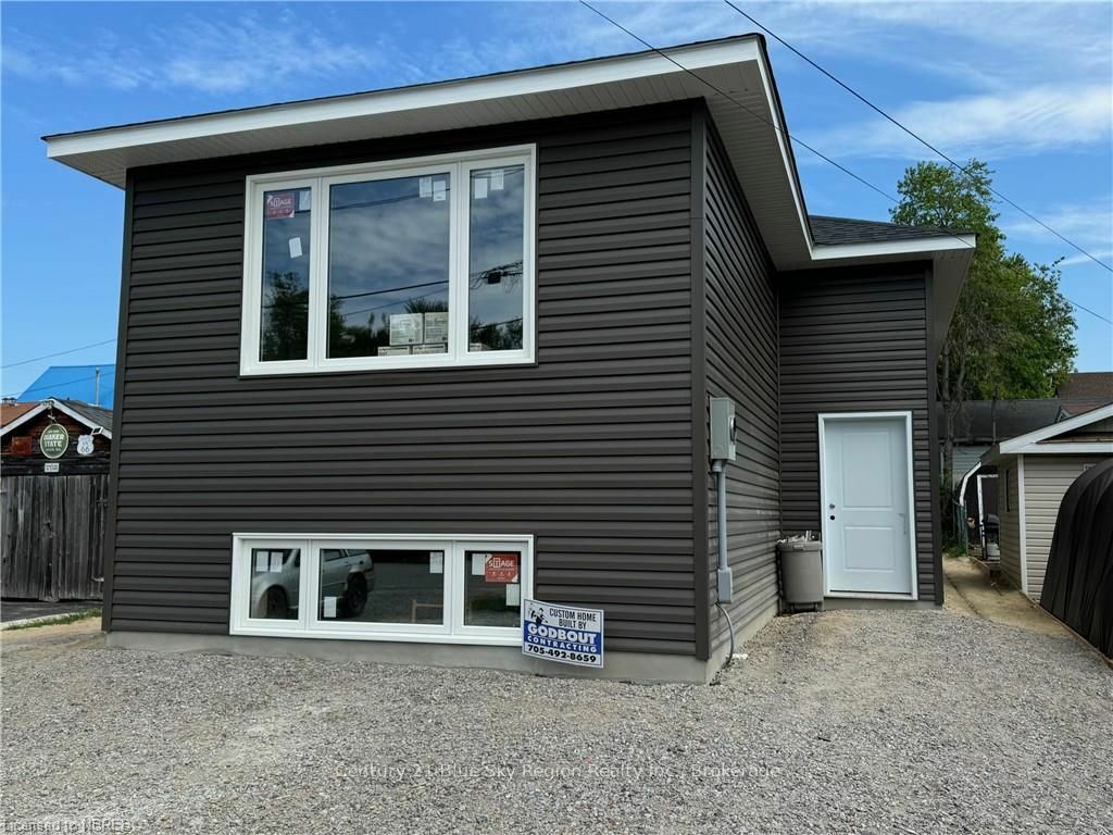 Property Photo:  1556 Fraser St  ON P1B 3Z2 