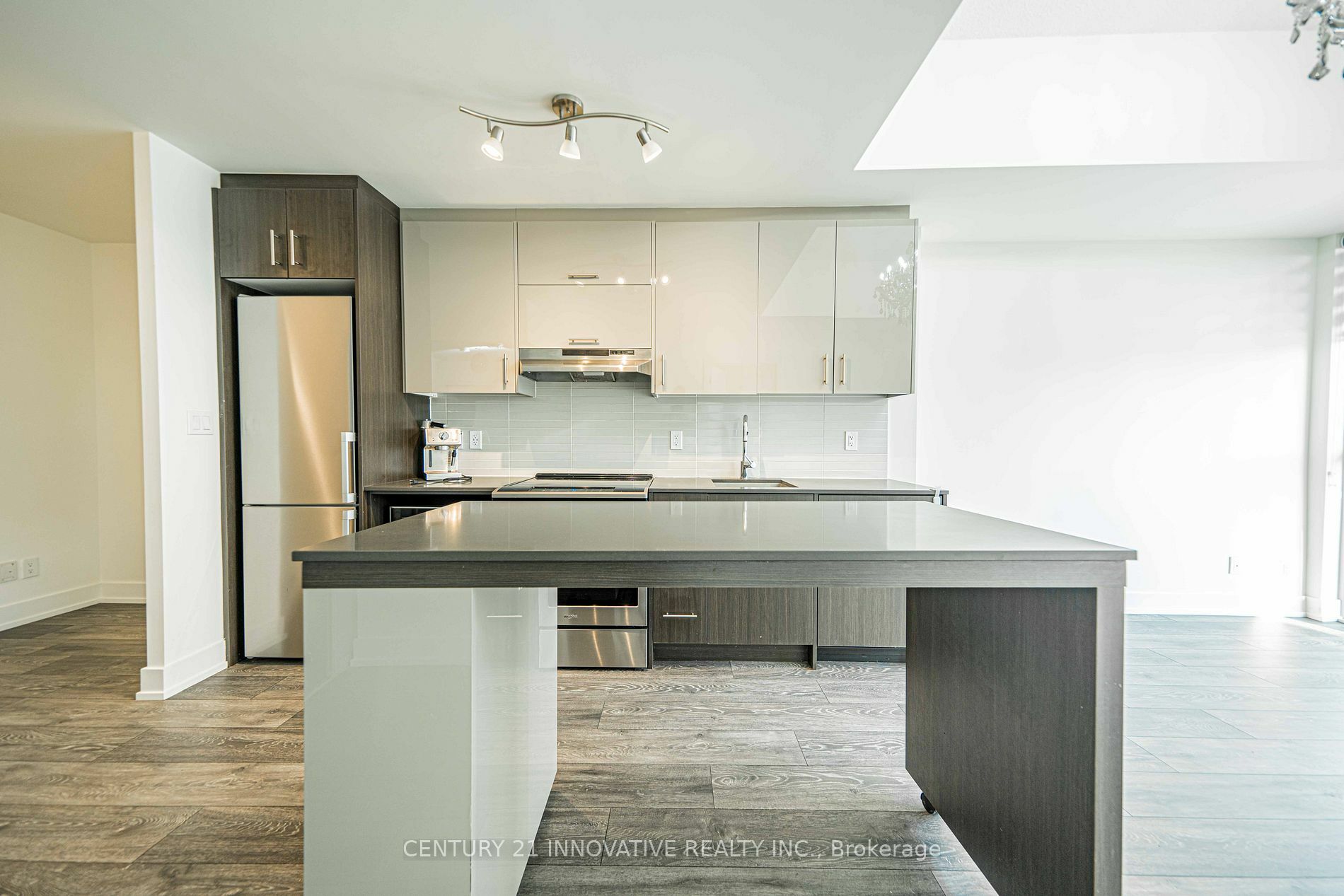 Property Photo:  180 Fairview Mall Dr 517  ON M2J 0G4 