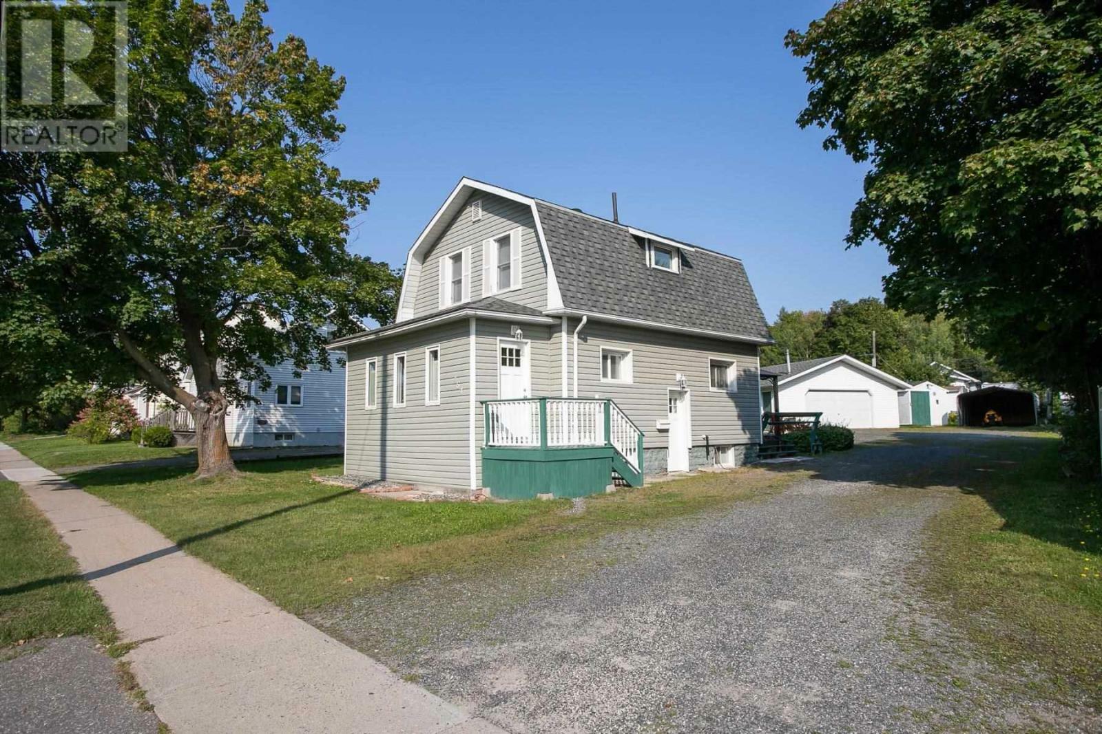 Property Photo:  454 North St  ON P6B 2B4 