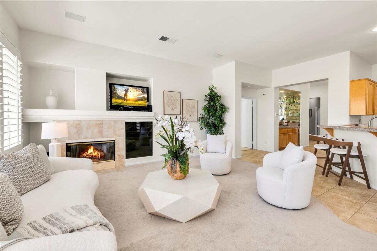 Property Photo: 75715 Heritage W CA 92211