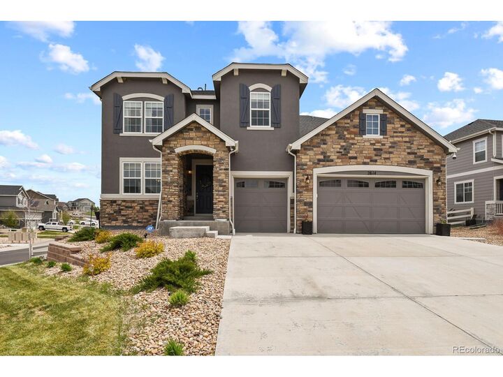 Home for sale in Castle Rock: 2614 Hillcroft Ln, Castle Rock, CO 80104