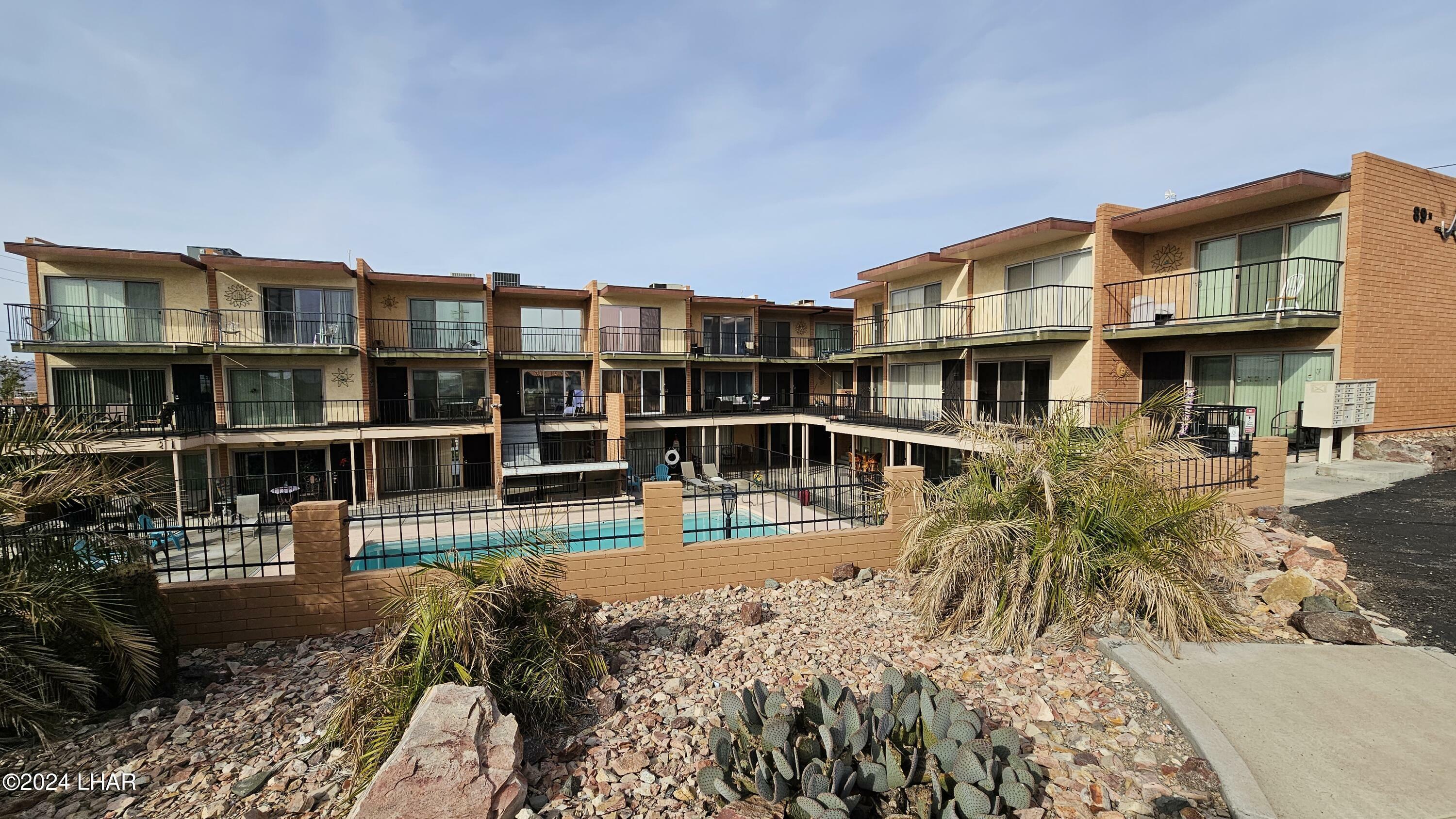Property Photo: 89 N Acoma Blvd 19 AZ 86403