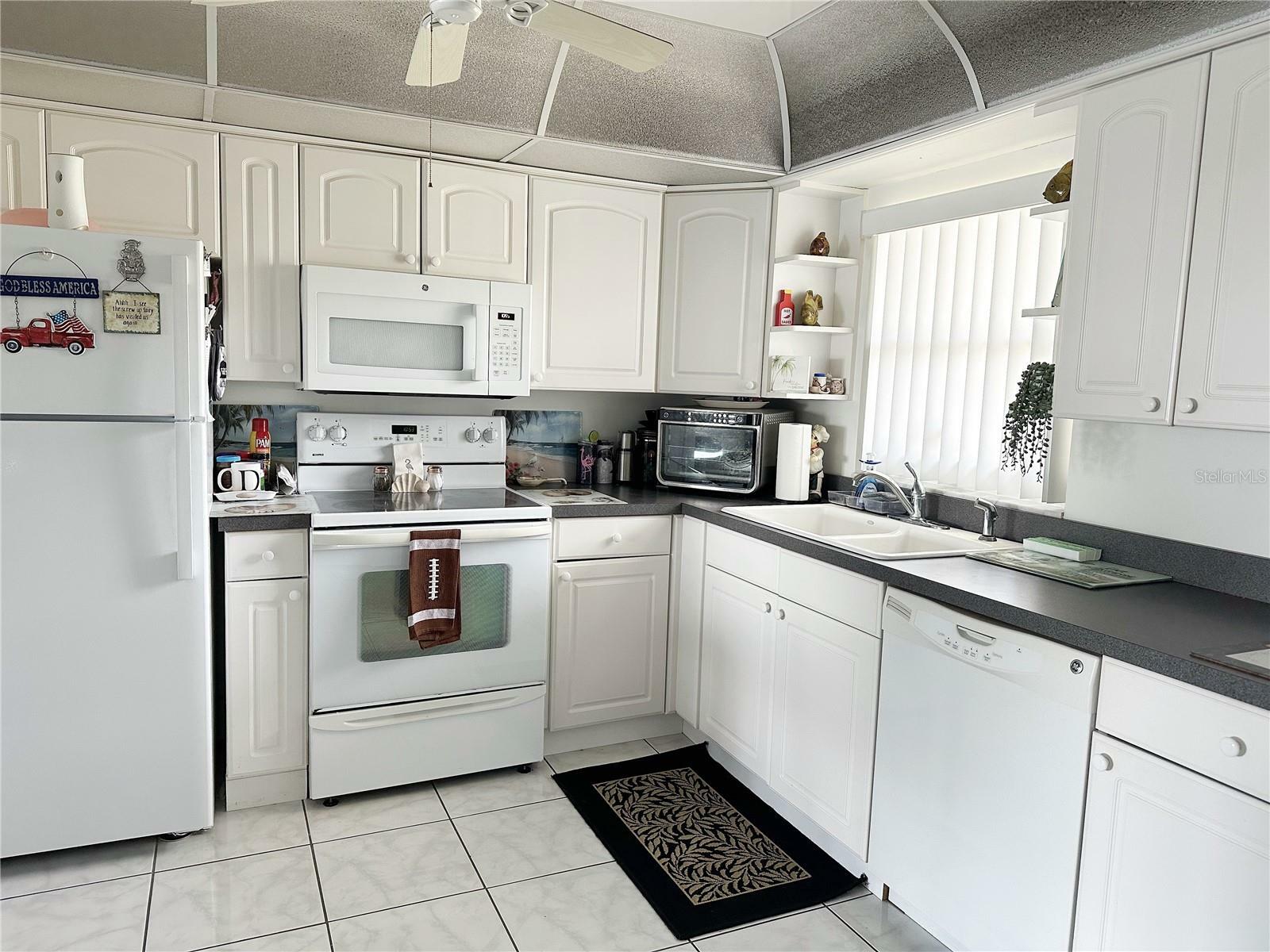 Property Photo:  4525 Cove Circle 1002  FL 33708 