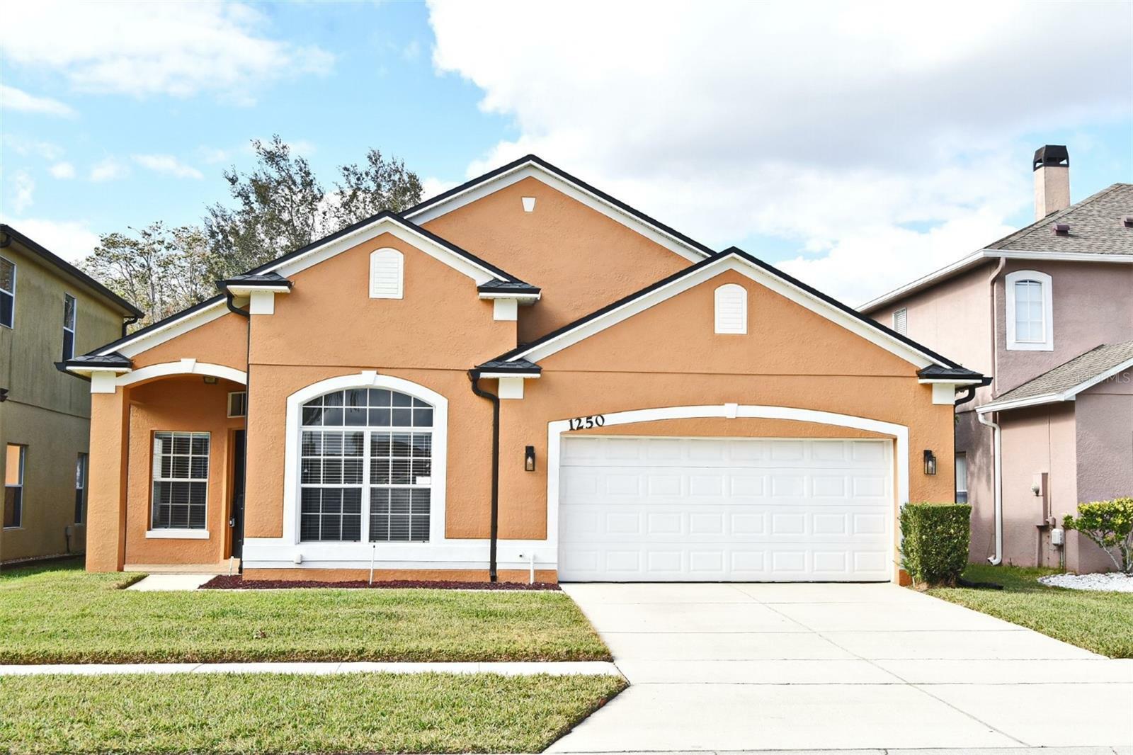 Property Photo:  1250 Willow Branch Drive  FL 32828 