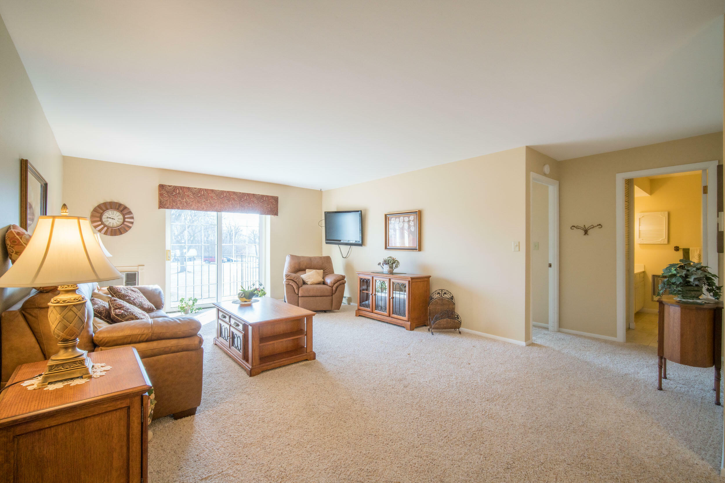 Property Photo:  125 N University Dr 217  WI 53095 