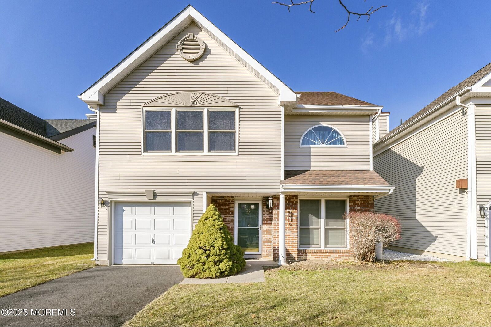 Property Photo: 35 Glen Oaks Court NJ 08857