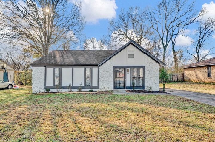 99 W Van Huesen Dr  Memphis TN 38109 photo