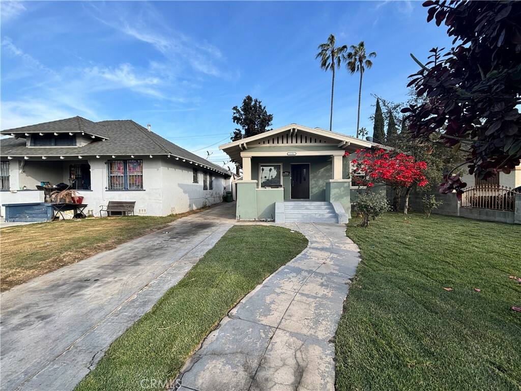 Property Photo:  5106 S Gramercy Place  CA 90062 