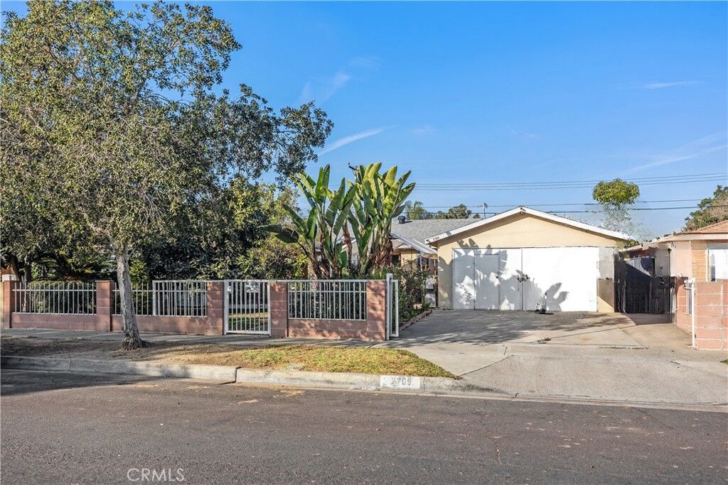 Property Photo: 2709 W Saint Gertrude Place CA 92704