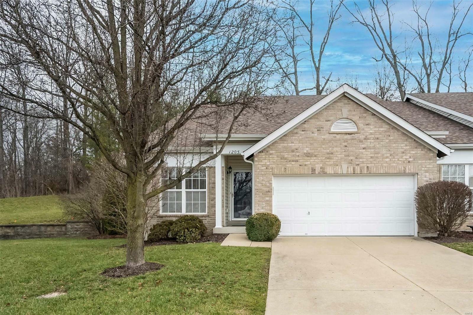 Property Photo:  1205 Hunters Chase Drive  MO 63025 