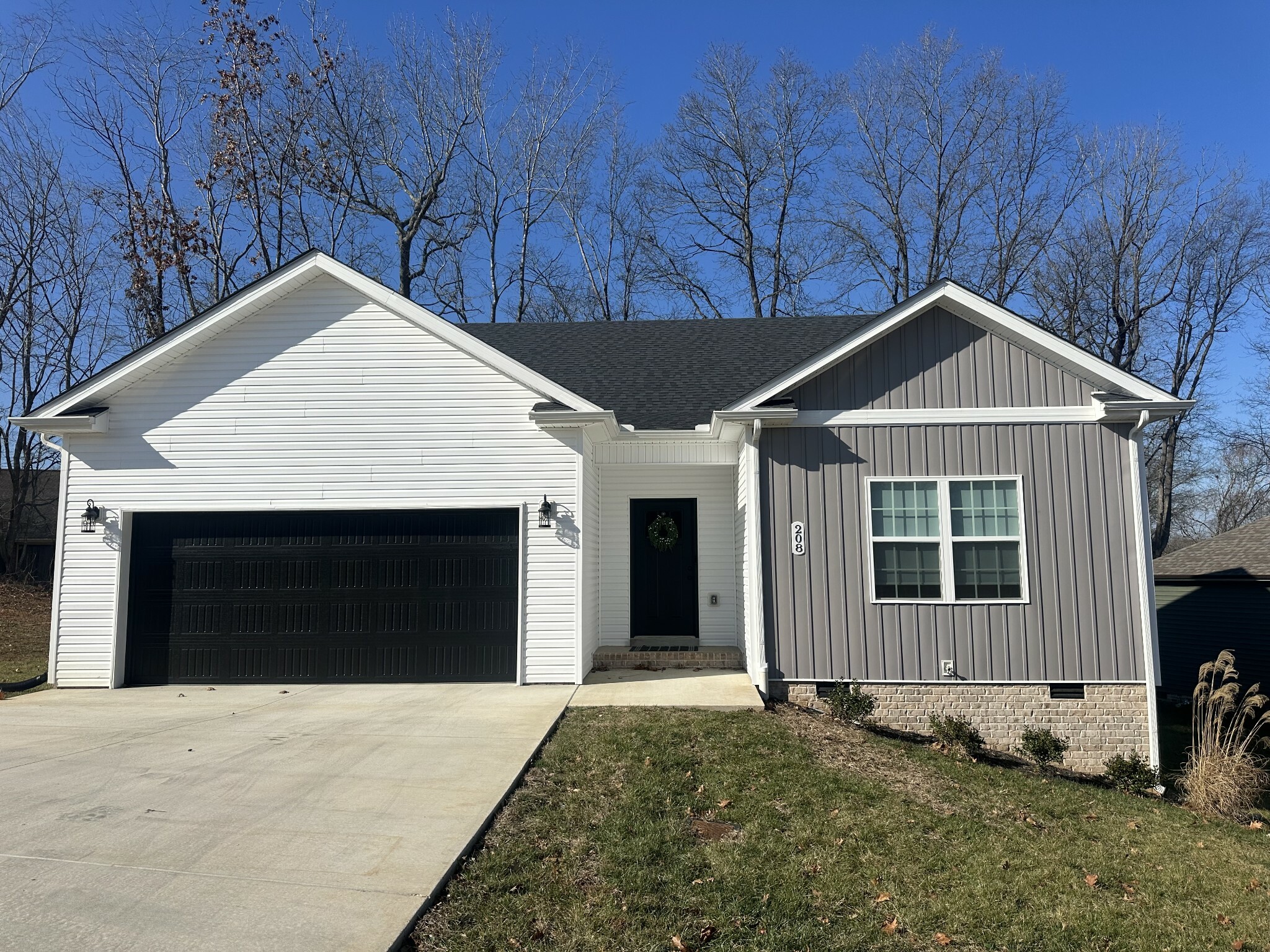 Property Photo:  208 Wade Hampton Ln  TN 37040 