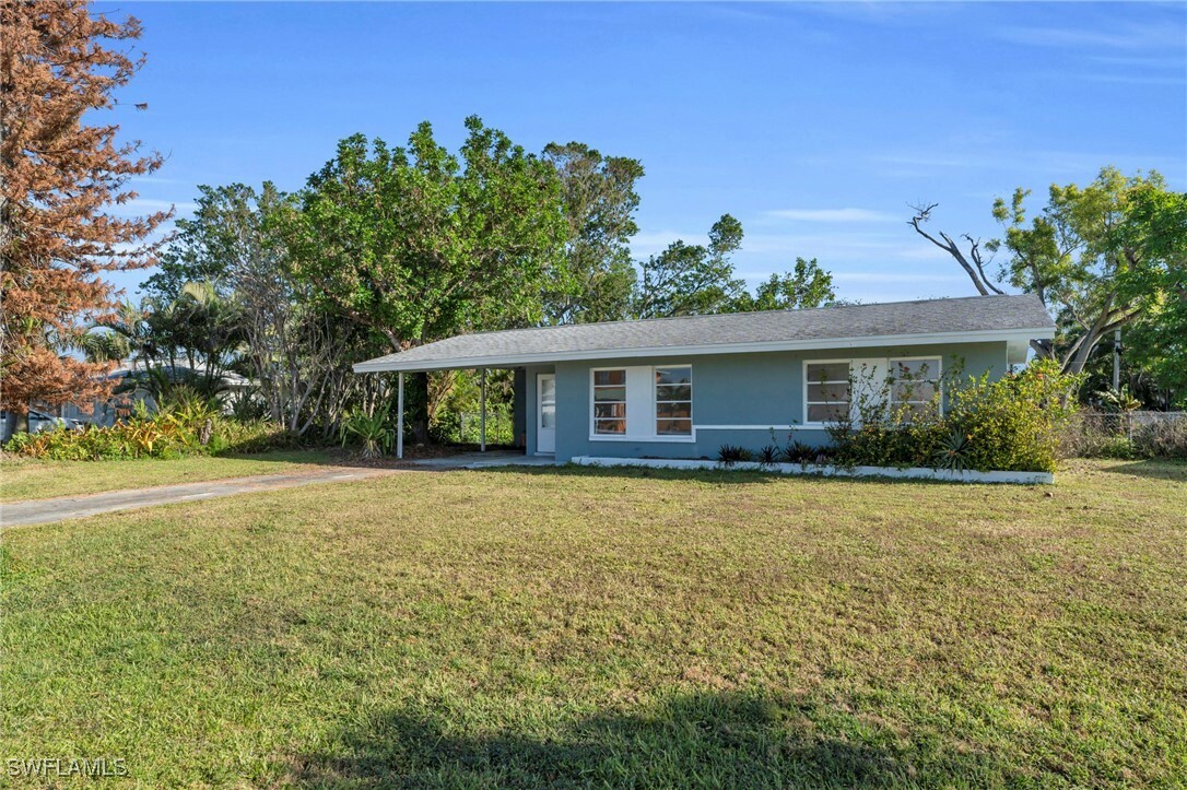 Property Photo:  5211 Tower Drive  FL 33904 