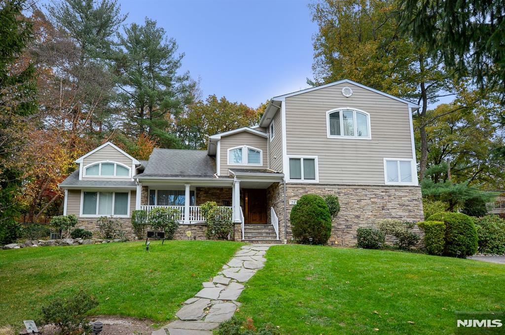 Property Photo:  24 Knoll Road  NJ 07670 