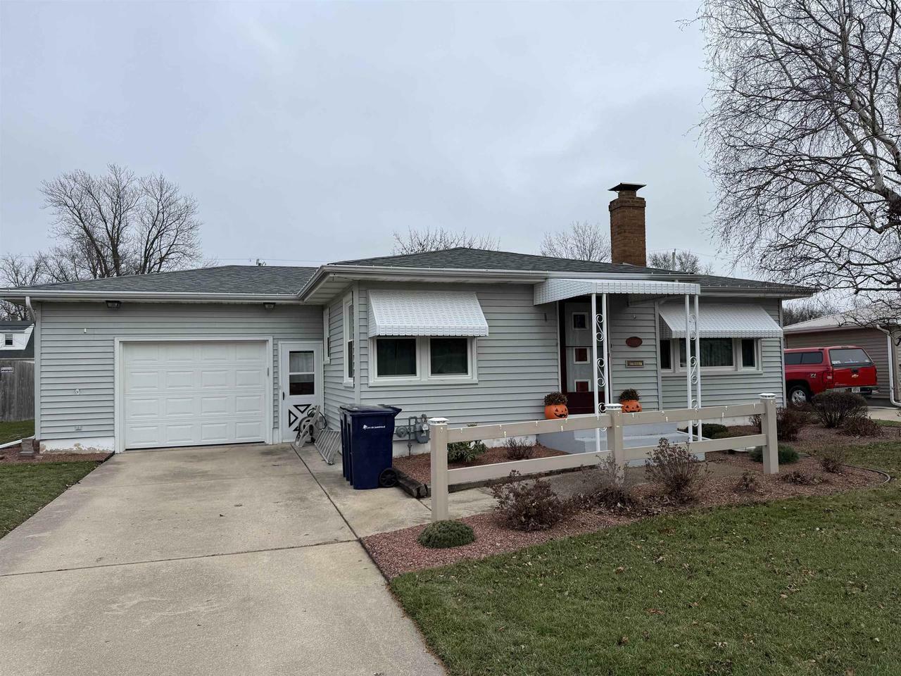 Property Photo:  1010 Thomas Street  WI 53545 