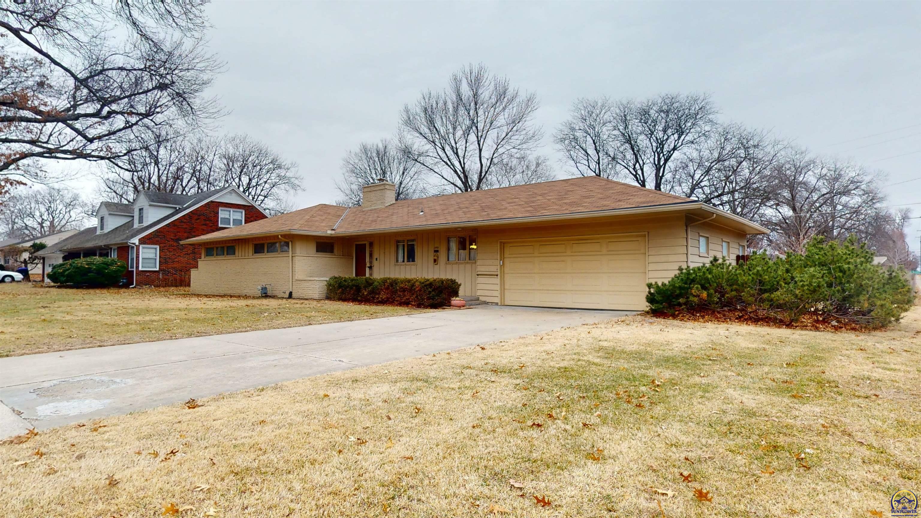 Property Photo:  3900 SW Holly Ln  KS 66604 