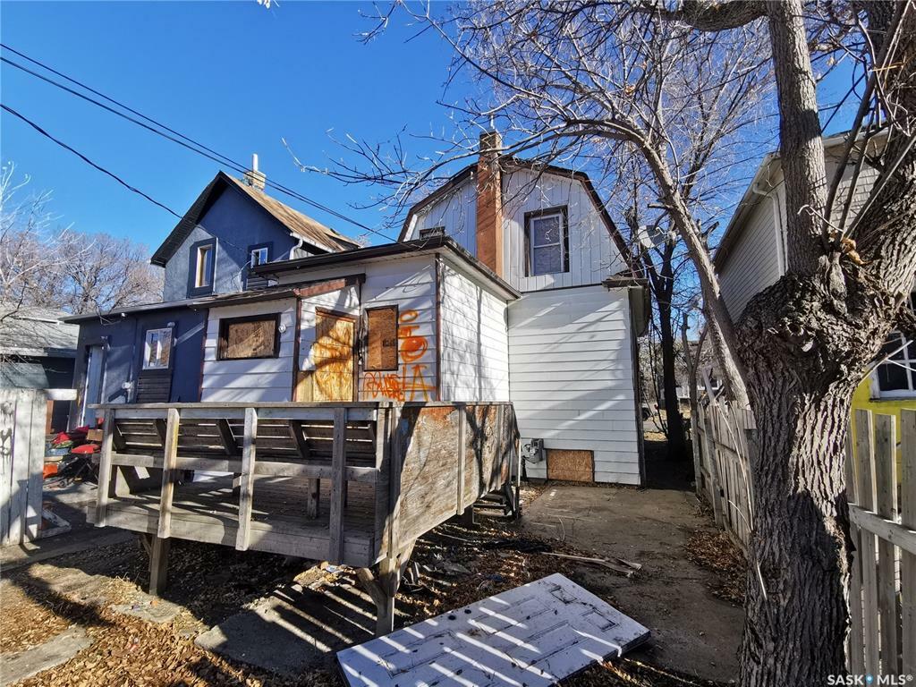 Property Photo:  1448 Elphinstone Street  SK S4T 3M6 