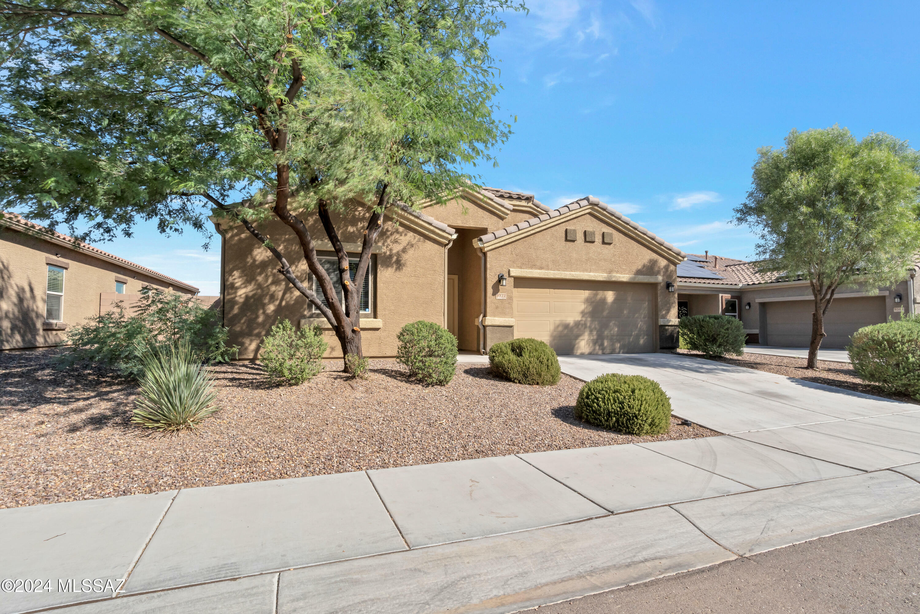 Property Photo:  9372 W Gambel Oak Lane  AZ 85653 