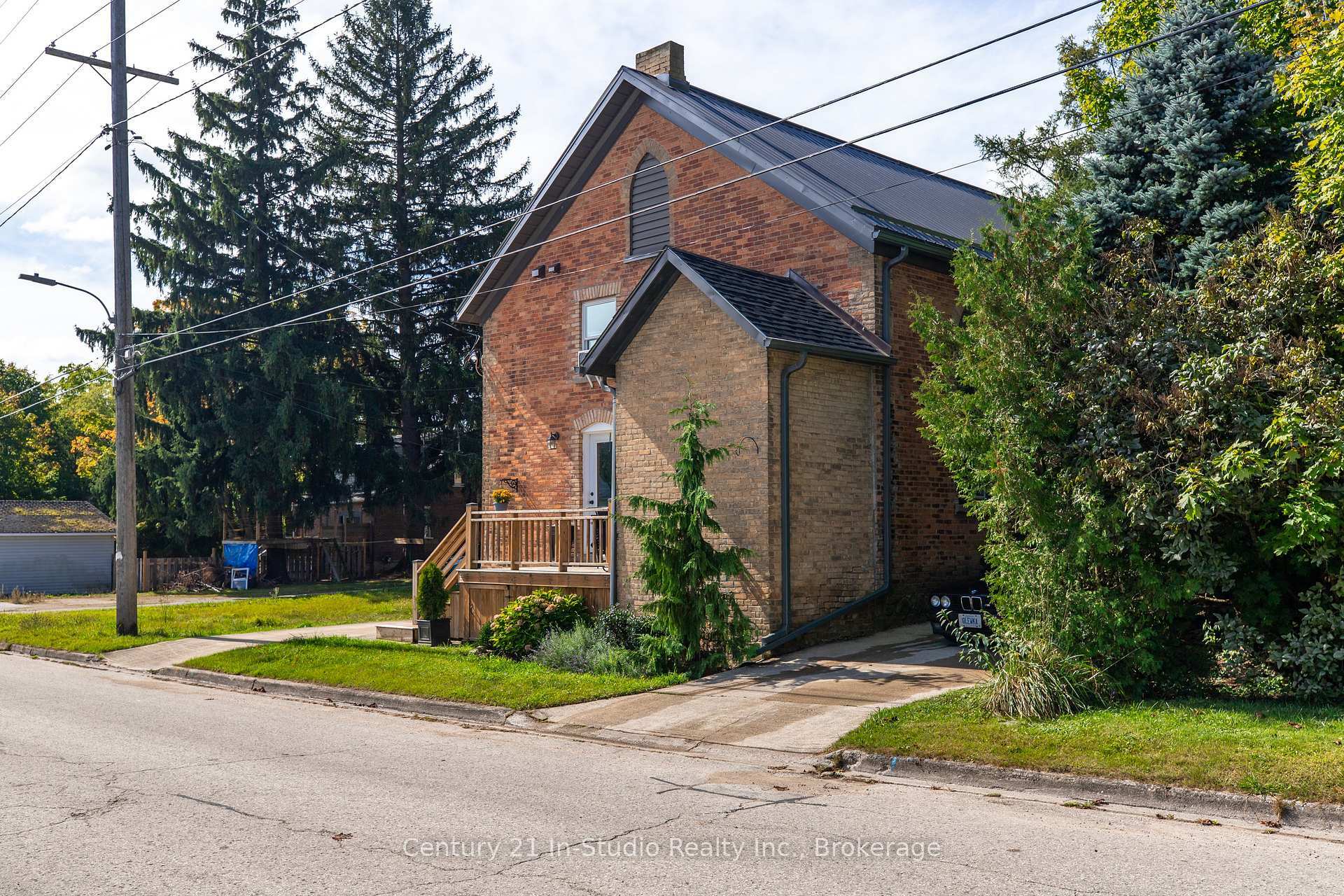 Property Photo: 44 2nd Avenue ON N0G 1L0