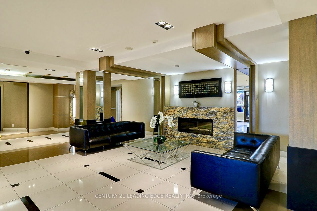 Property Photo:  1060 Sheppard Ave W Ph15  ON M3J 0G7 