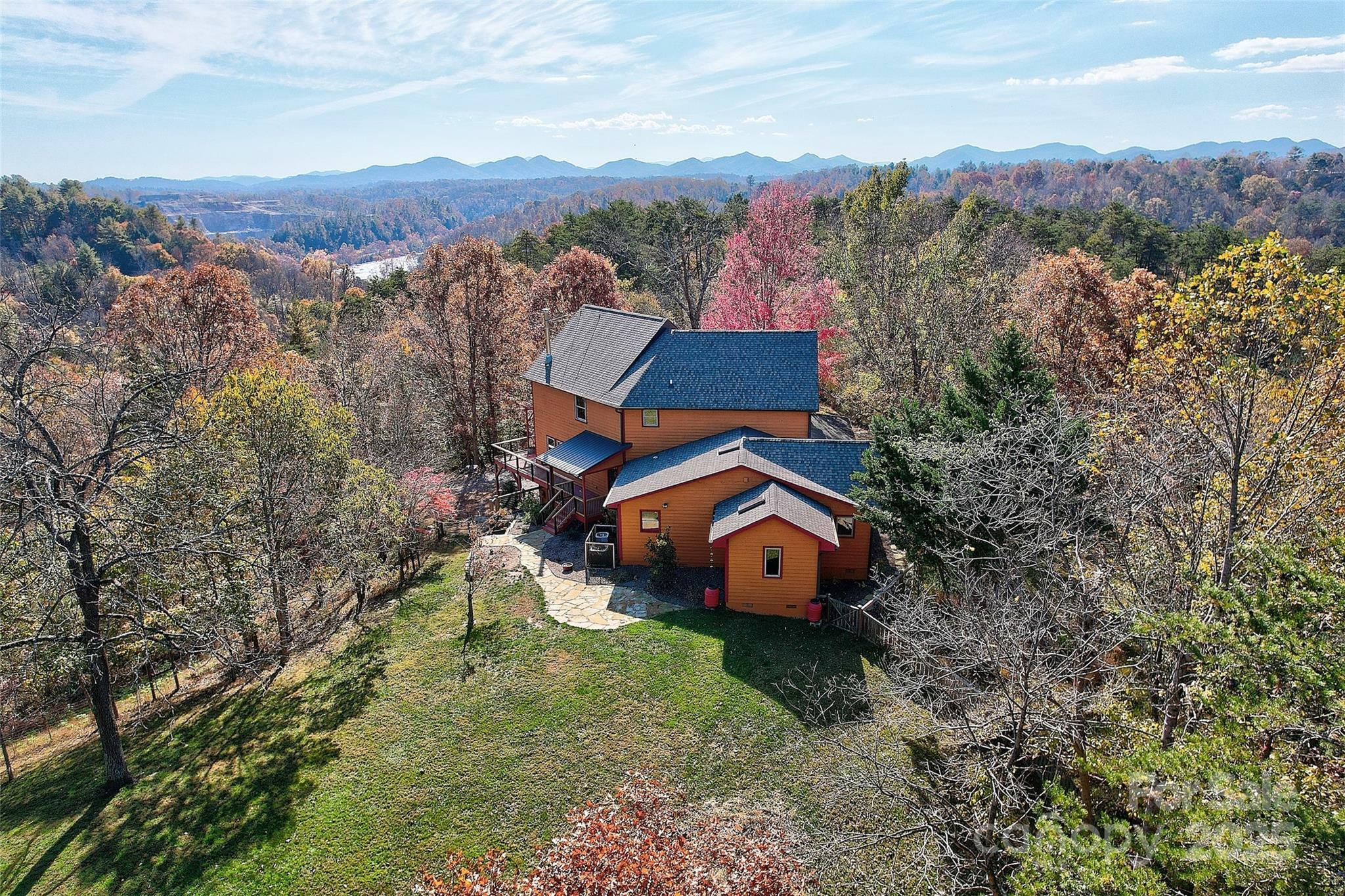 Property Photo:  15 Mountain Tea Lane  NC 28701 