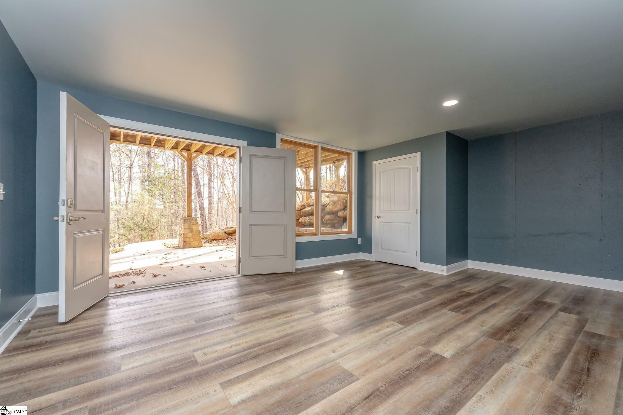 Property Photo: 15 Falling Leaf Drive SC 29690