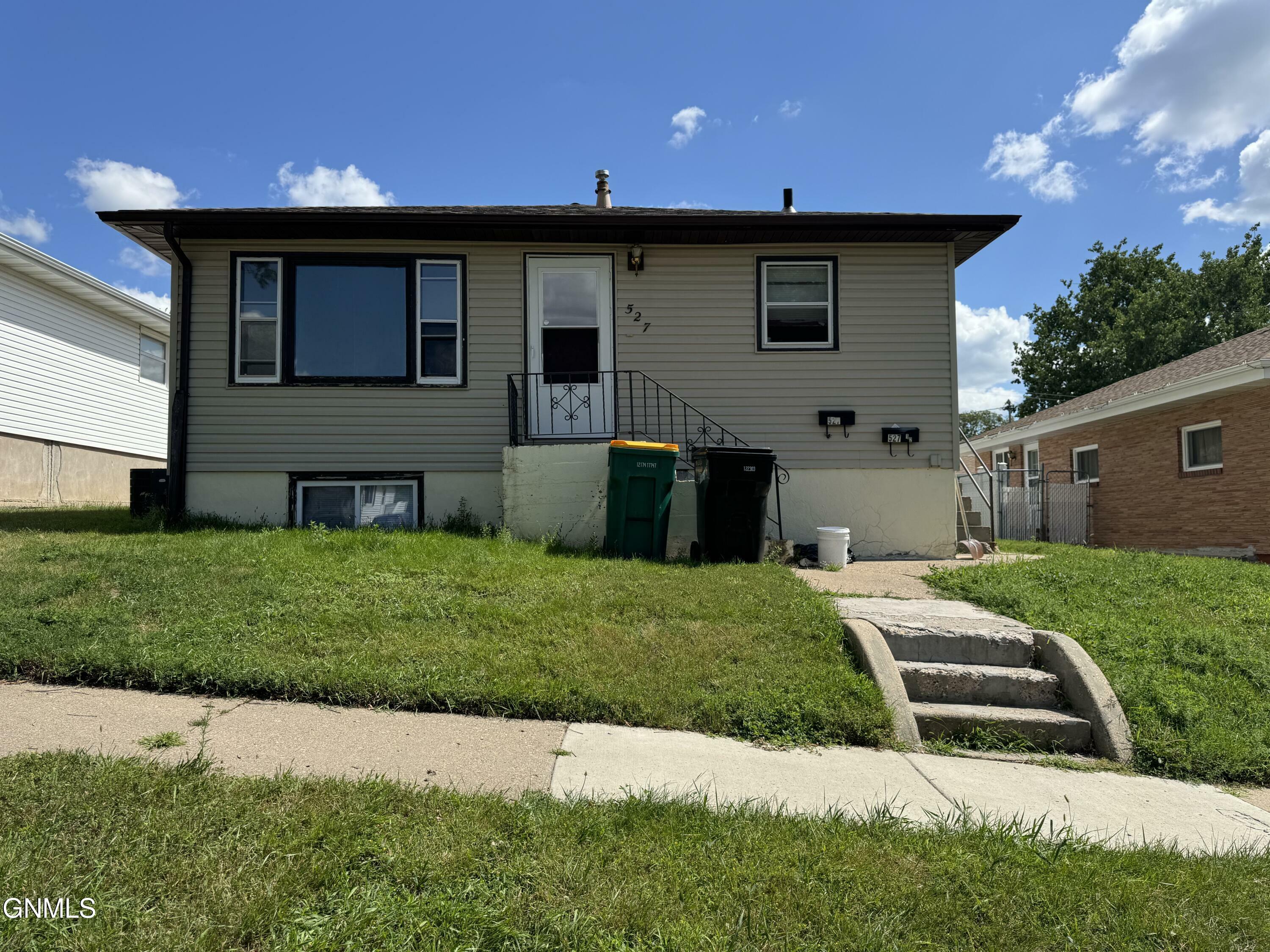 Property Photo:  527 N 19th Street  ND 58501 