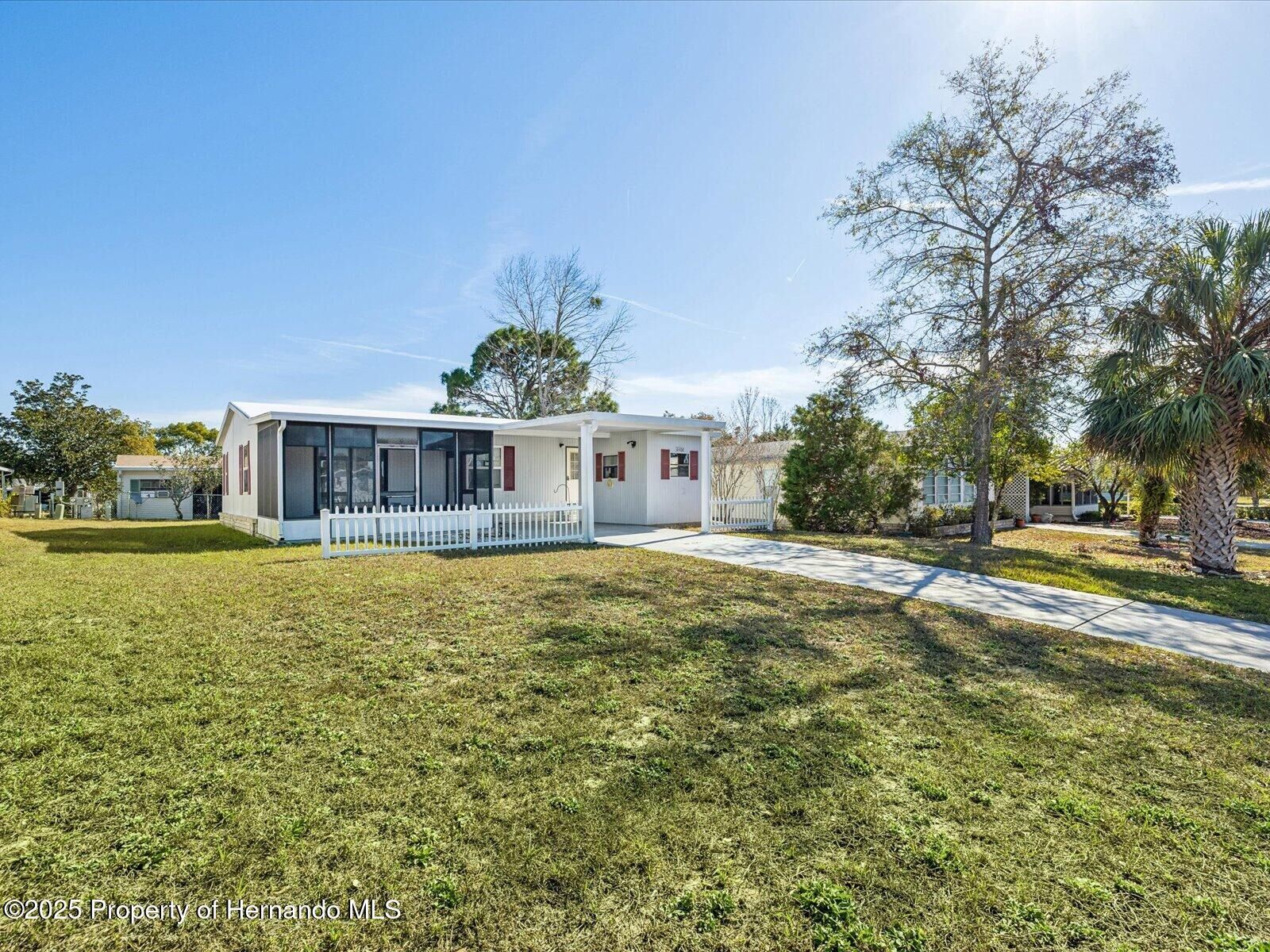 Property Photo:  8408 Fleetway Avenue  FL 34613 