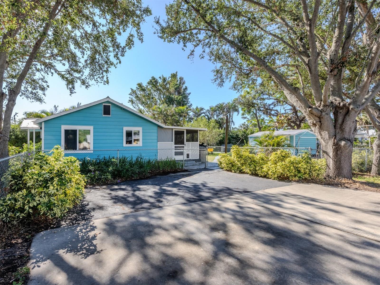 Property Photo: 301 River Boulevard S FL 34275