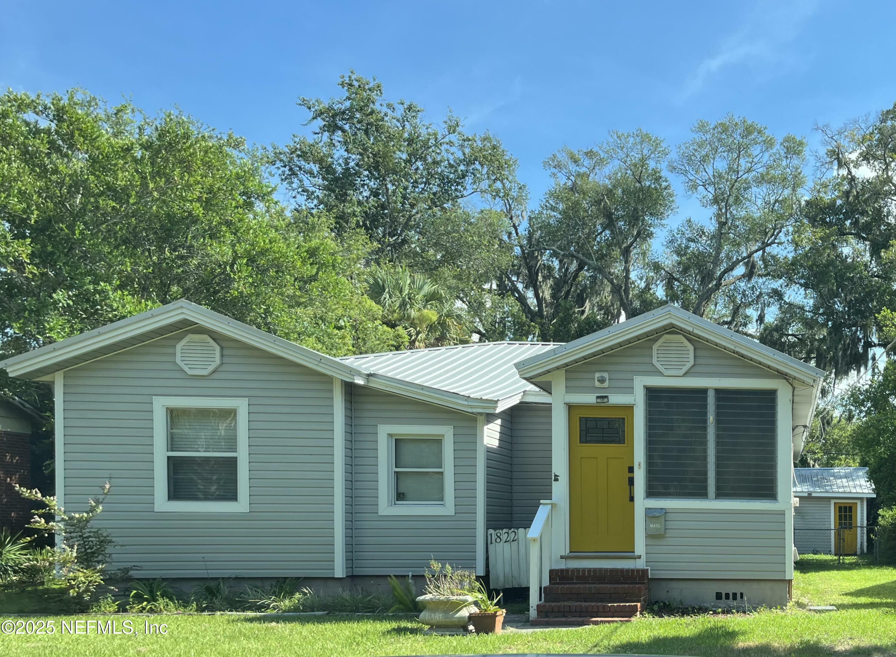 Property Photo:  1822 Inwood Terrace  FL 32207 