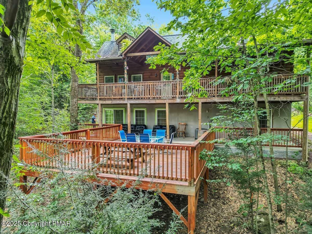 Property Photo:  20 River Drive  PA 18661 