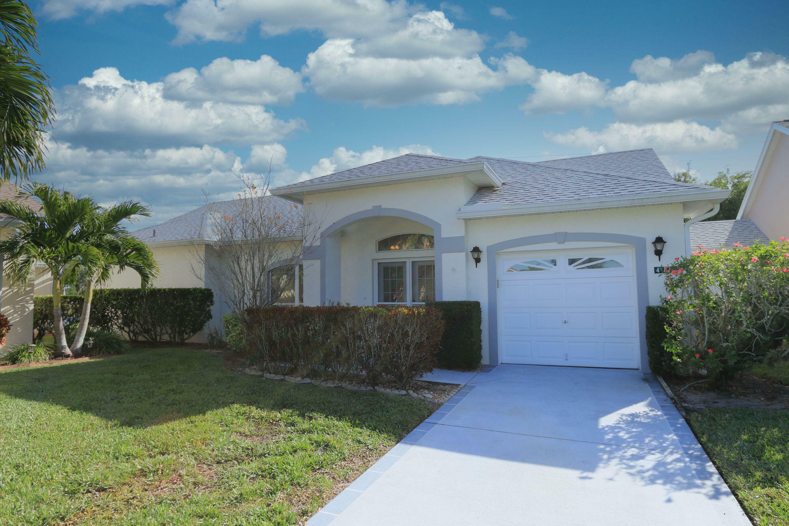 Property Photo:  489 NW Casanova Circle  FL 34986 