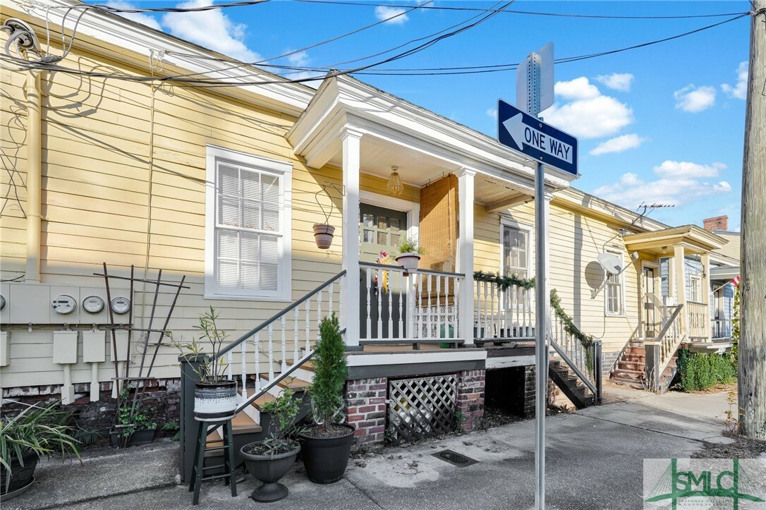 534 E Huntingdon Street  Savannah GA 31401 photo