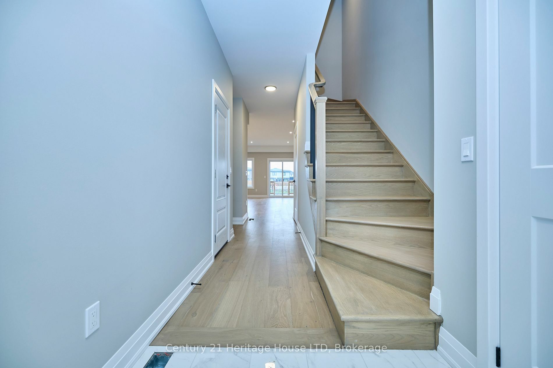 Property Photo:  106 Elvira Way  ON L2V 0B7 