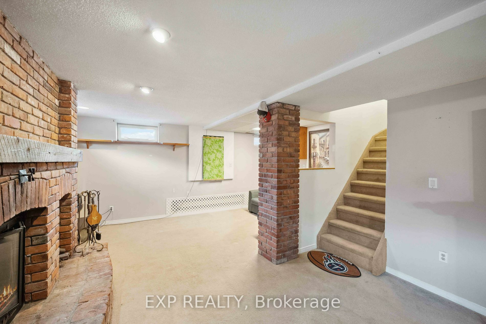 Property Photo:  337 Amiens St  ON K1E 1N4 