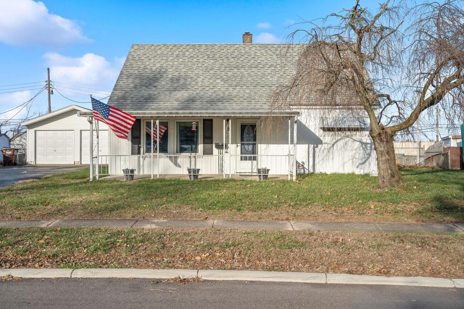 Property Photo:  8 Lynnhaven Drive  OH 45431 