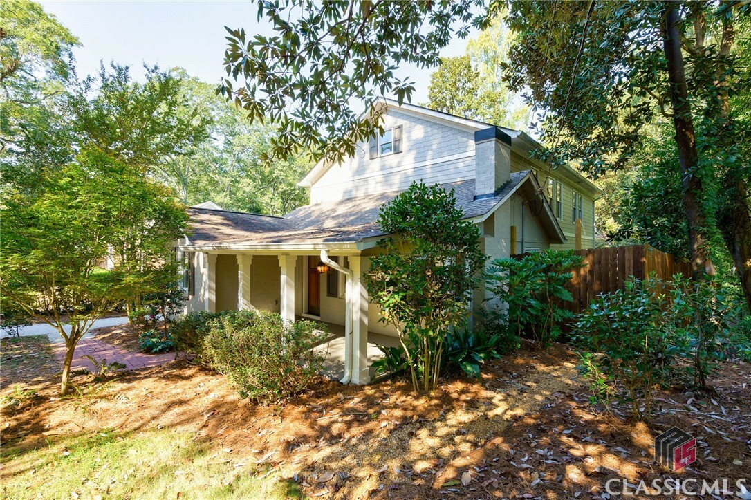 Property Photo:  584 Highland Avenue  GA 30606 