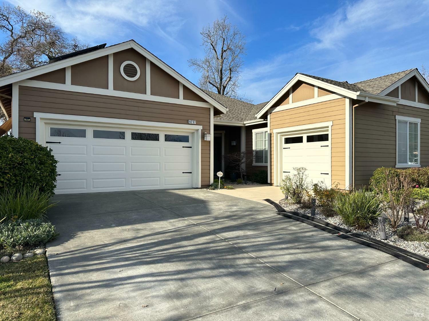 Property Photo:  9237 Oak Trail Circle  CA 95409 