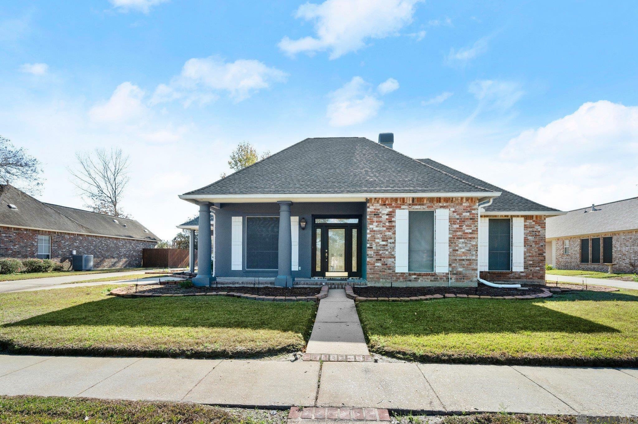 Property Photo: 15504 White Tail Ct LA 70817