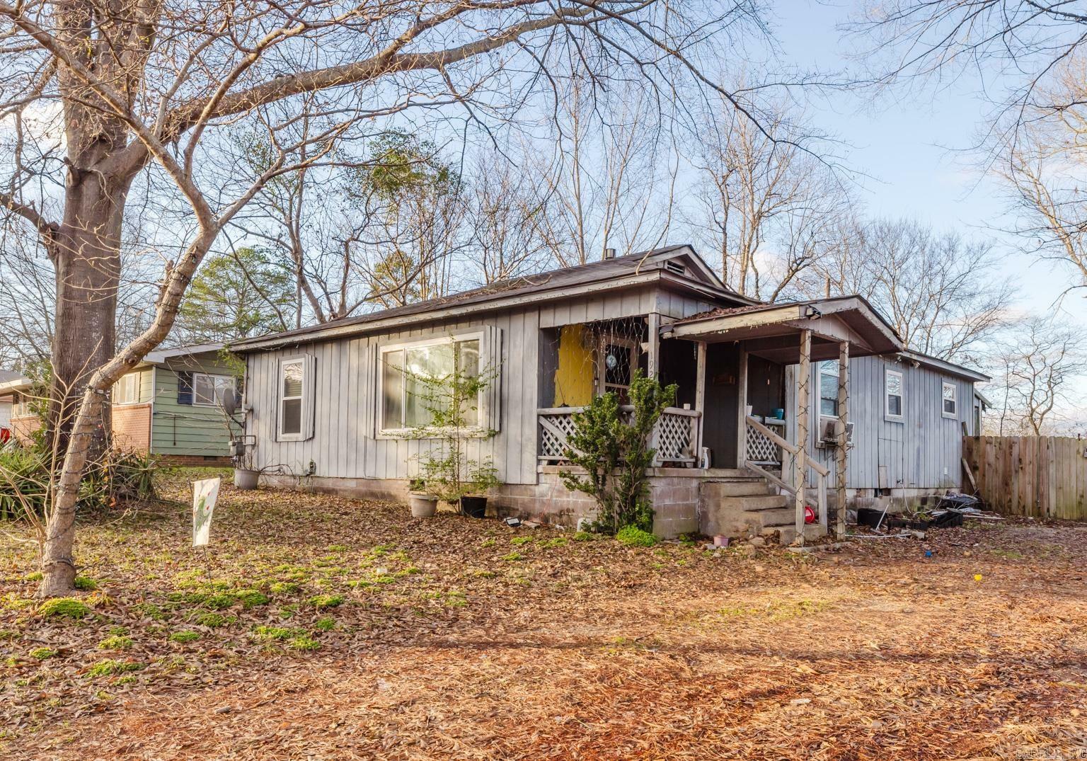 Property Photo:  1920 Robert E Lee  AR 72104 