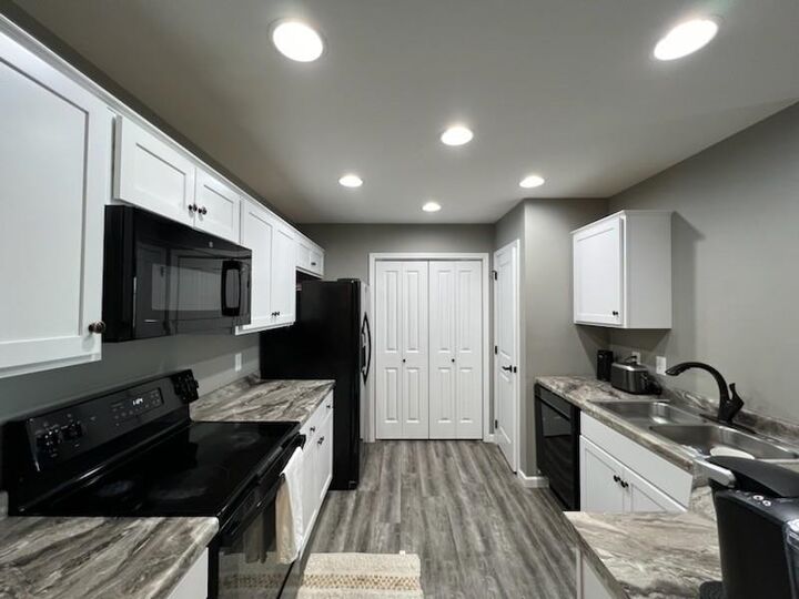 Property Photo:  806 A Sundown Ct  KS 67801 