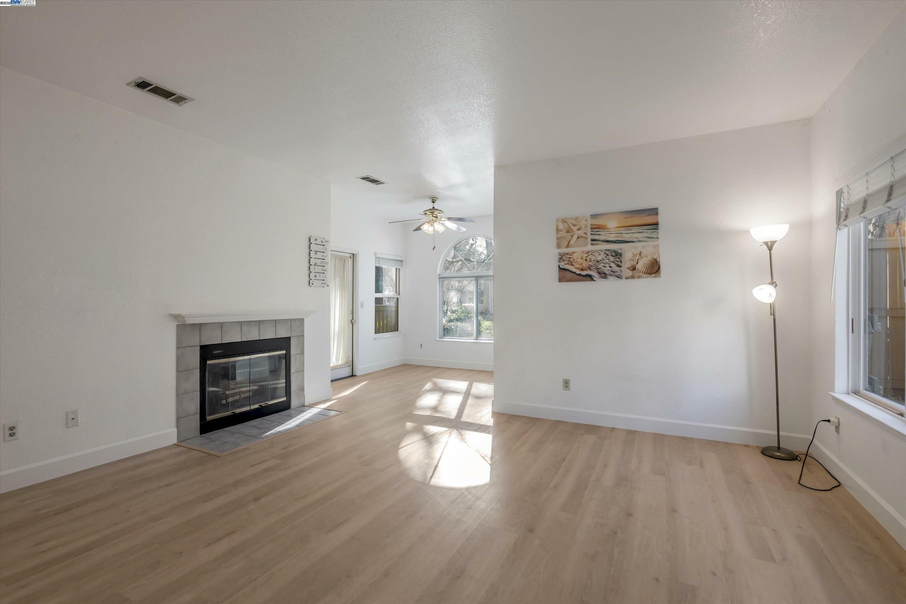 Property Photo:  2101 Forest Run  CA 94547 