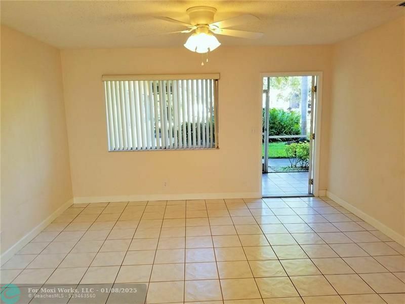 Property Photo:  411 S Crescent Dr 104  FL 33021 