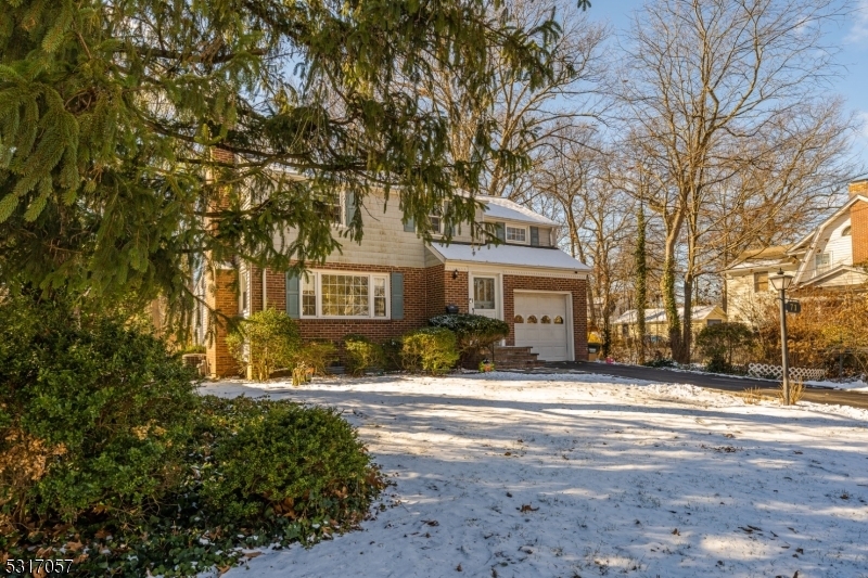 Property Photo:  71 Willoughby Rd  NJ 07023 