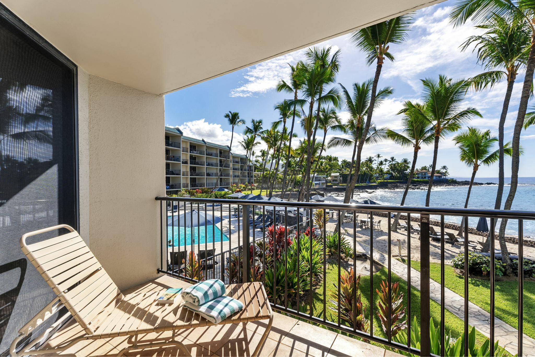 Property Photo:  75-6106 Alii Dr 122  HI 96740 