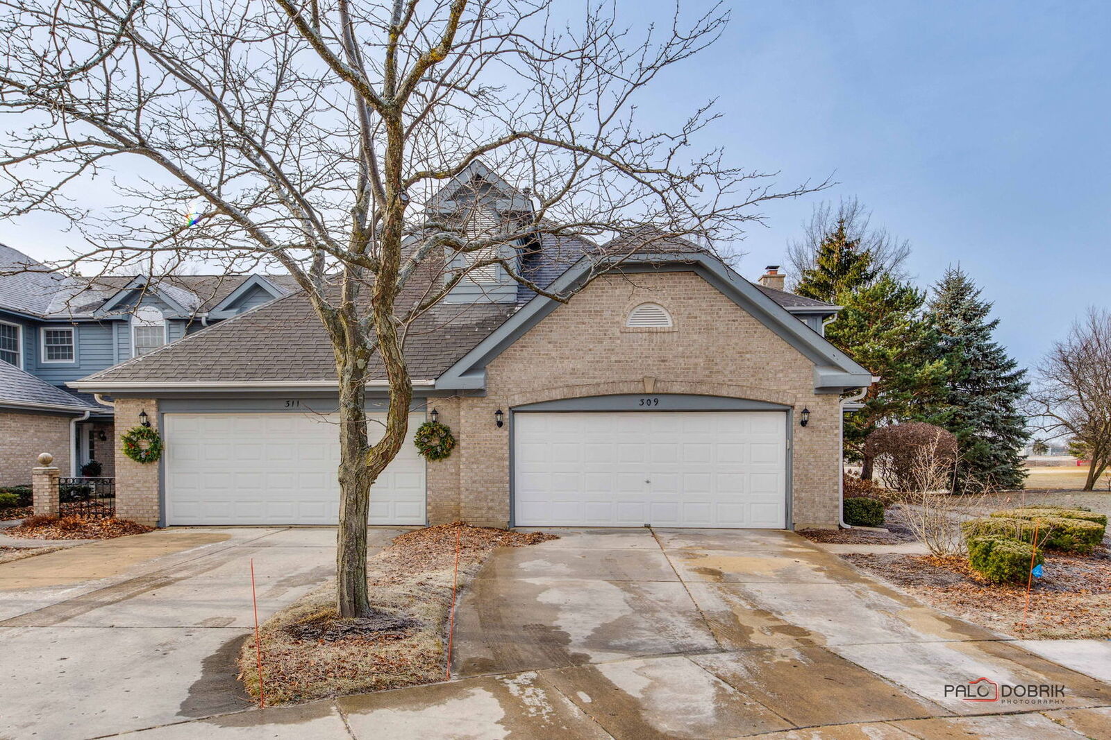 Property Photo:  309 Lynwood Circle  IL 60108 